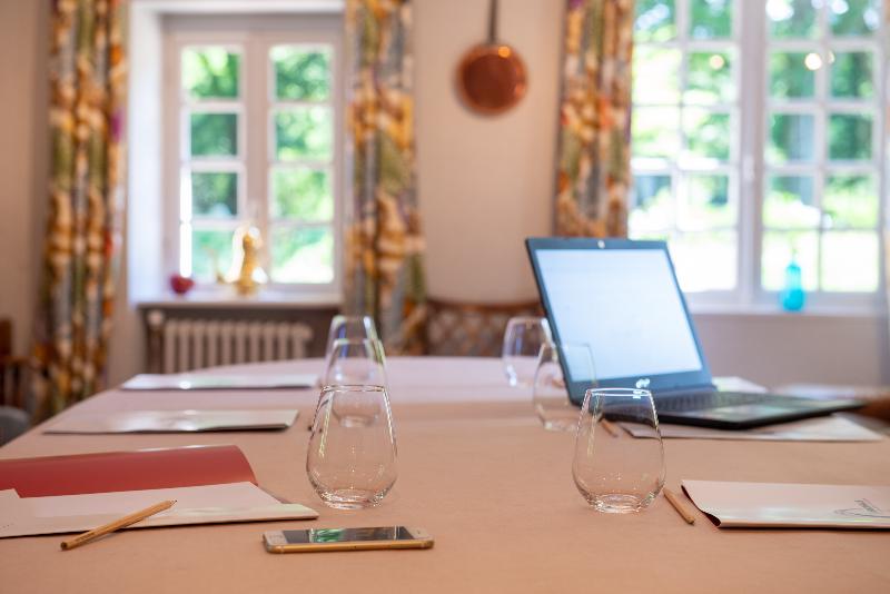 هتل Le Manoir Du Lys, The Originals Relais