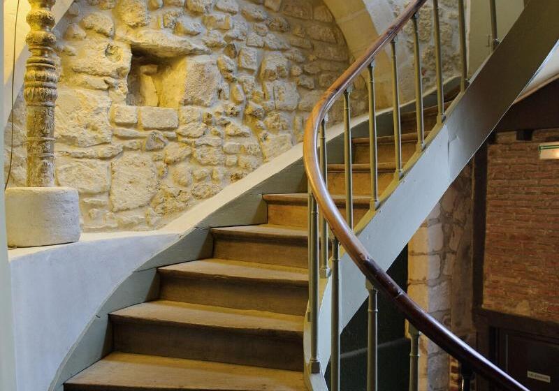 هتل Les Chevaliers