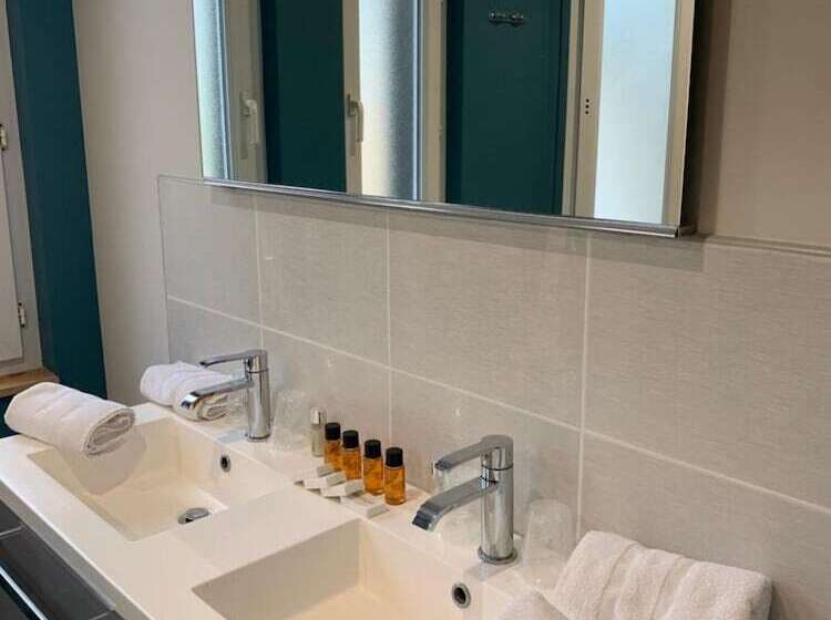 هتل Les Embruns