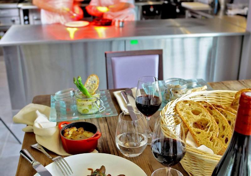هتل Les Glycines   Hôtel & Spa   Teritoria