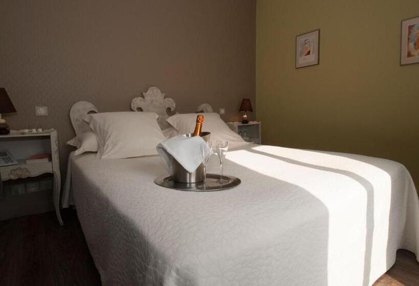 호텔 Logis Hôtel Restaurant Le Coq Hardi