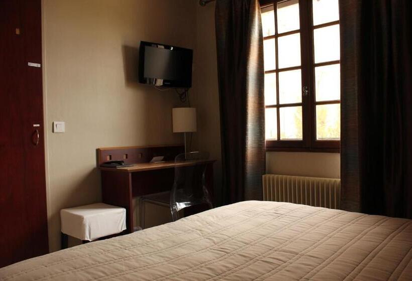 ホテル Logis Hôtel Le Manoir & Lounge