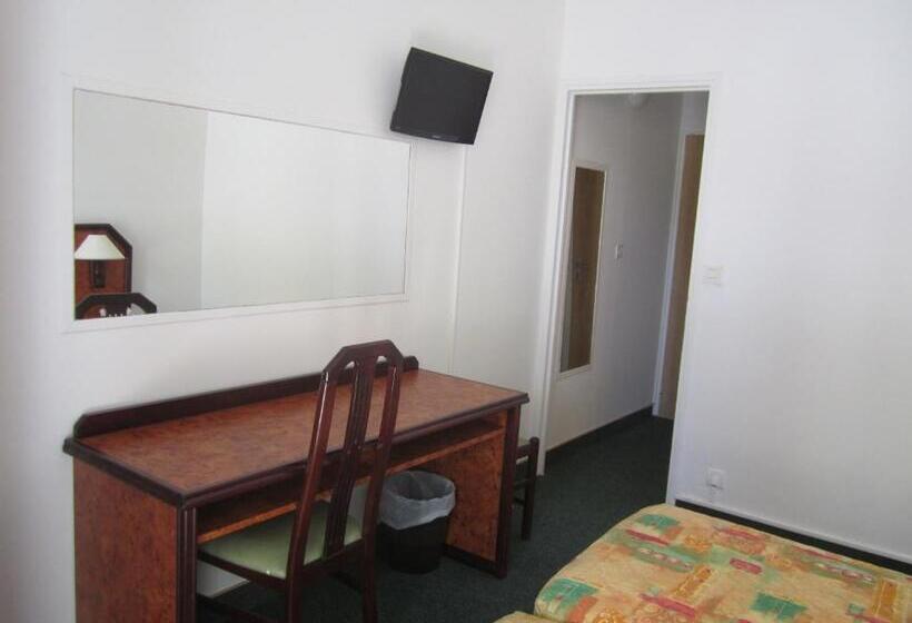 Otel Madame Mere