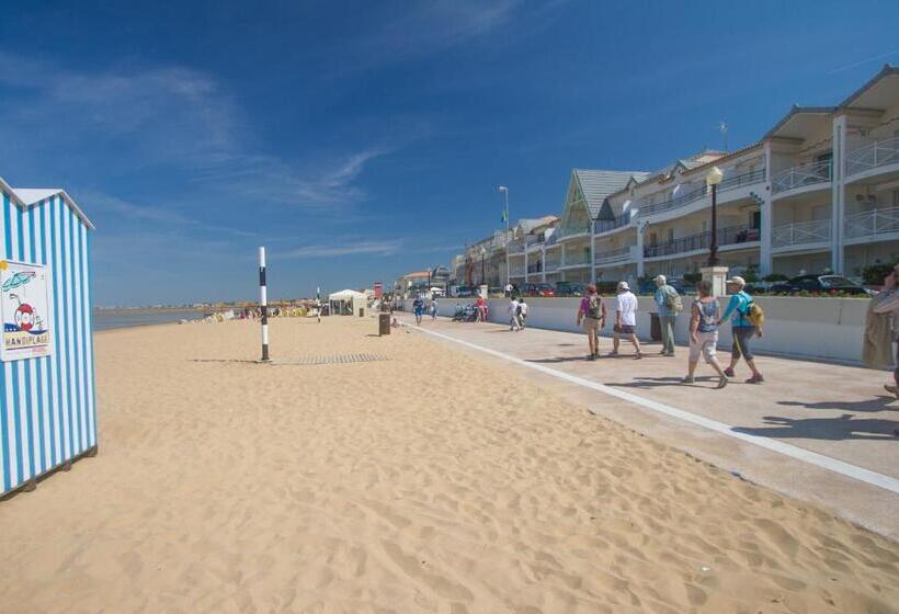 Logis Hotel Majestic Chatelaillon Plage   La Rochelle