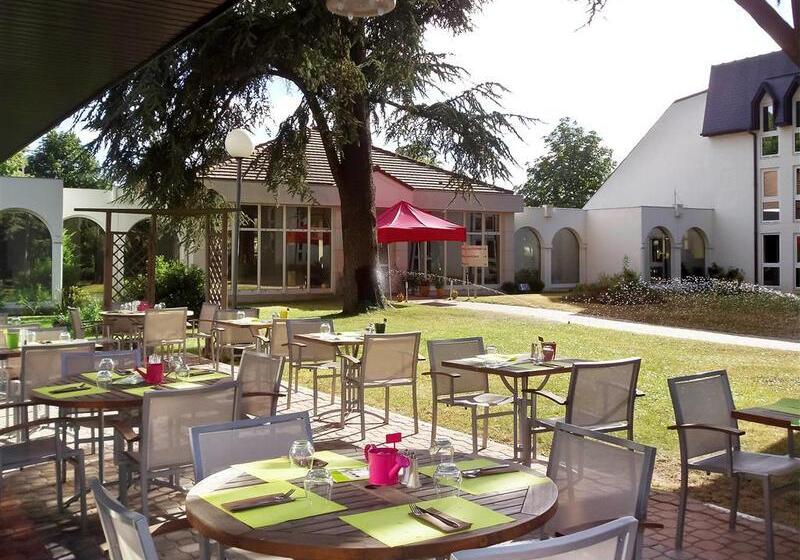 فندق Demeures De Campagne Parc Du Coudray – Mercure