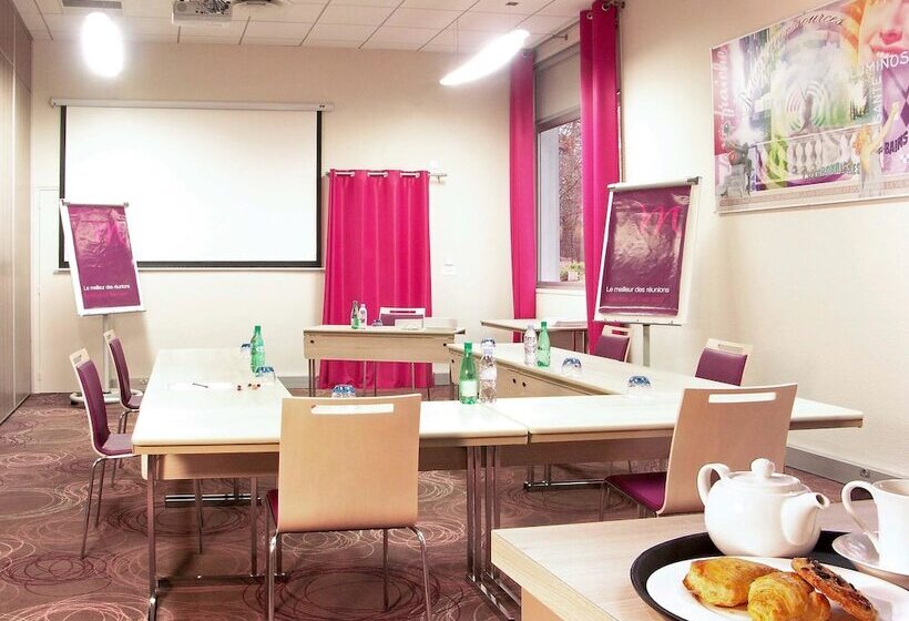 Отель Mercure Lyon Charbonnieres