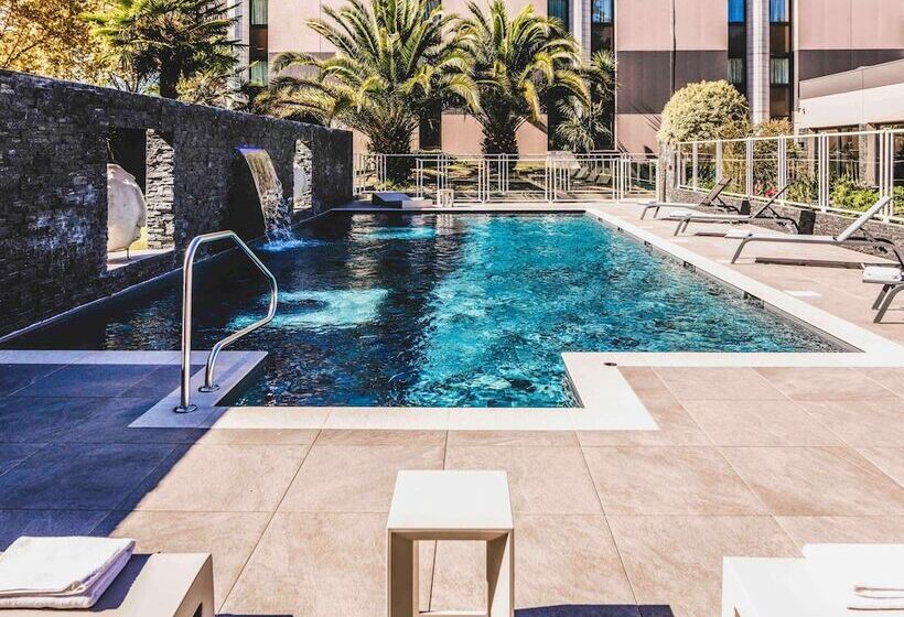 Отель Mercure Pau Palais Des Sports