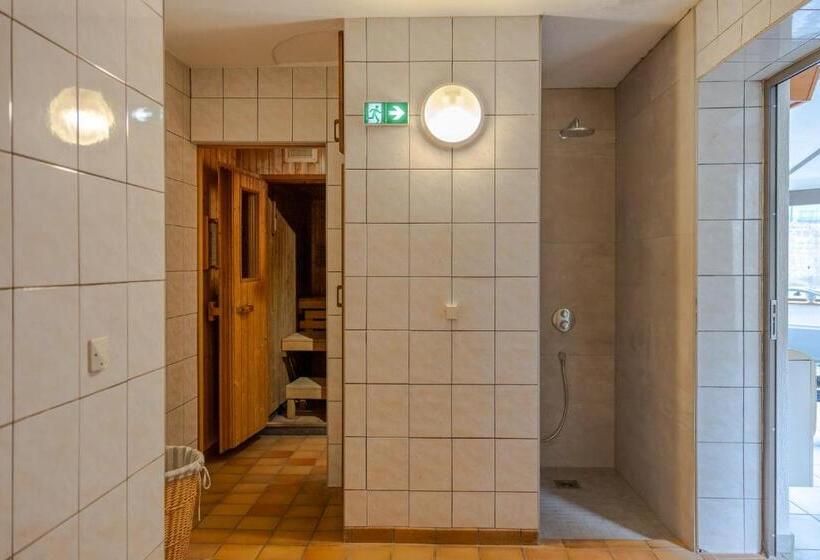 Logis Hostellerie Motel Au Bois Le Sire