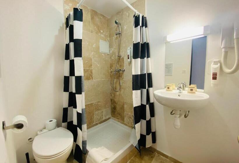 Enzo Hotels Limoges Centre Jourdan By Kyriad Direct