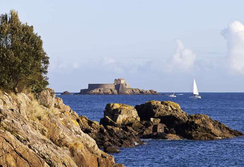 فندق Barriere Le Grand  Dinard