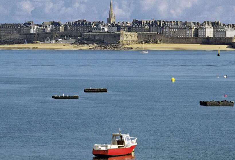 فندق Barriere Le Grand  Dinard