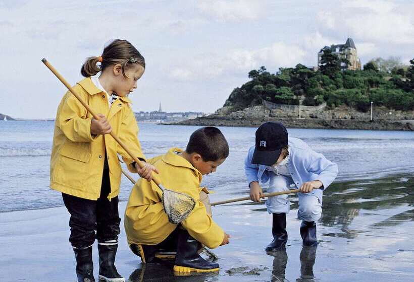 فندق Barriere Le Grand  Dinard