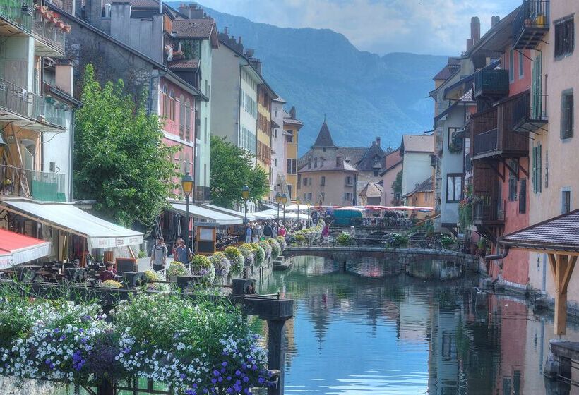 Hôtel Campanile Annecy Centre  Gare