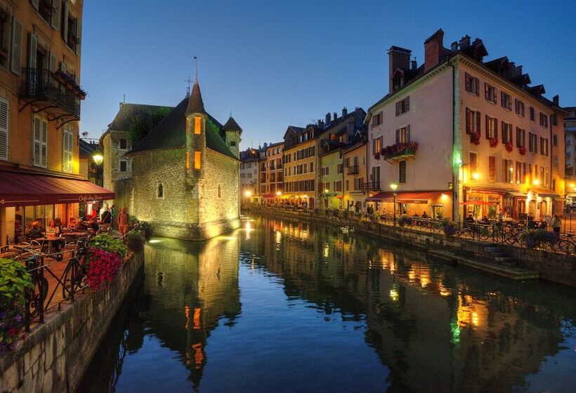 Hôtel Campanile Annecy Centre  Gare