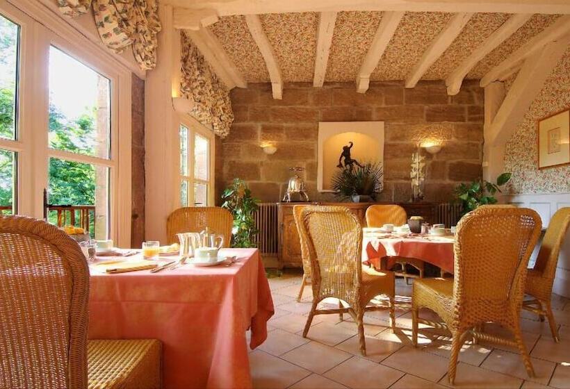 هتل Château De Castel Novel