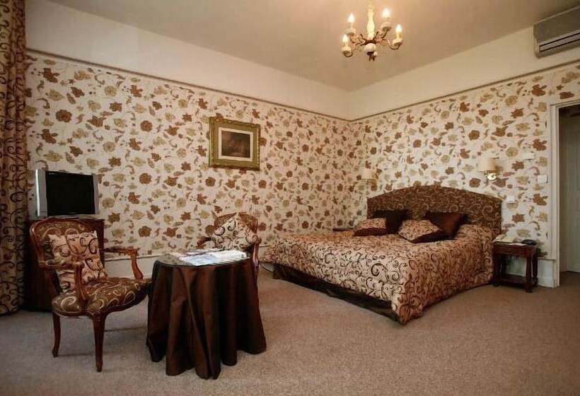 هتل Château De Castel Novel