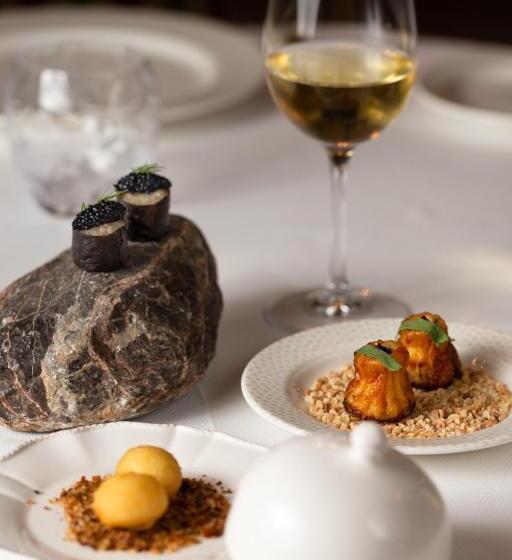 فندق De La Poste