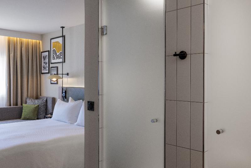 هتل Hilton Garden Inn Marseille Provence Airport
