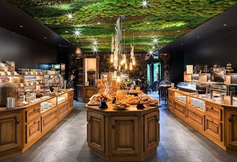 ホテル La Cheneaudière   Hôtel Spa   Relais & Châteaux