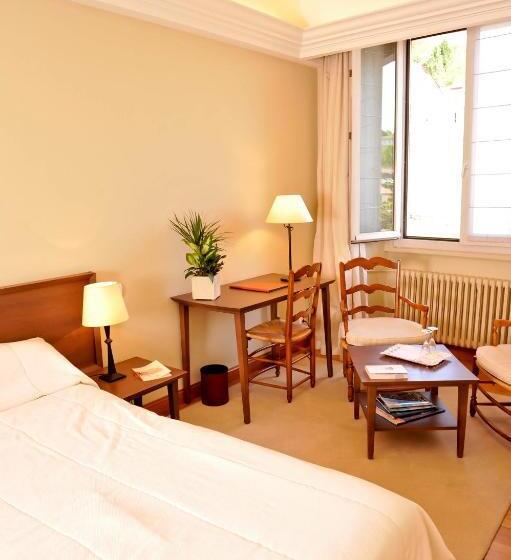 هتل Hôtel Des Pyrénées