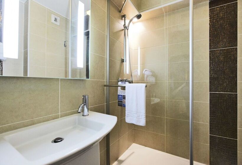 Fotos del hotel Kyriad Hotel Montpellier Centre Antigone:  9