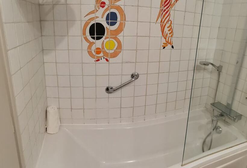 هتل Le Relais Des Trois Mas