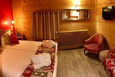 هتل Hôtel & Chalets Le Samovar