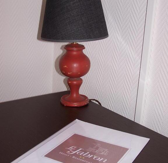 호텔 Logis Hôtel Le Jabron