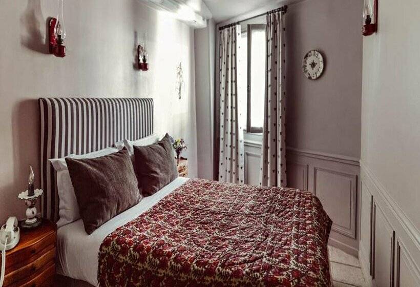 Fotos del hotel Monsieur Saintonge:  48