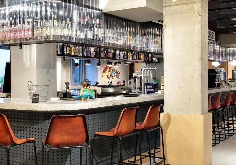 Fotos del hotel Moxy Paris Bastille:  11