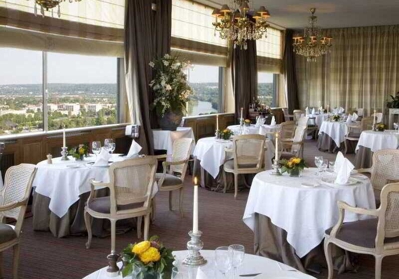 Pavillon Henri Iv Hotel Restaurant Gastronomique Terrasse