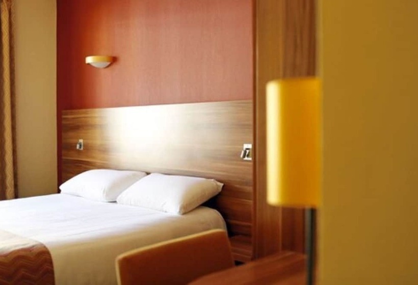 هتل Résidence Share Inn