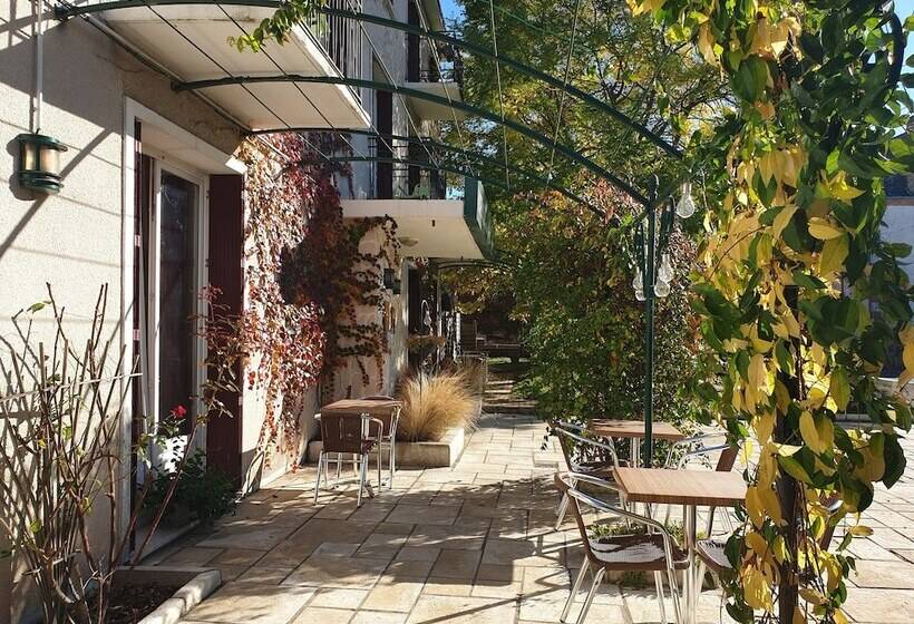 בית מלון כפרי Logis Hôtel Saint Cyr