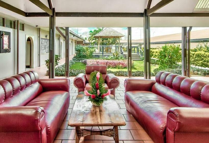 هتل Tanoa Skylodge