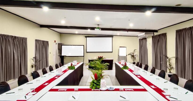 هتل Tanoa Skylodge