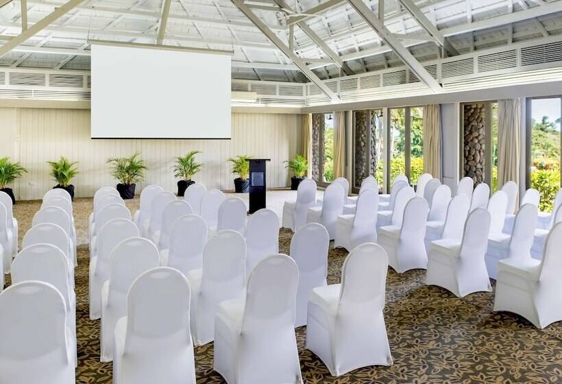 استراحتگاه Novotel Nadi