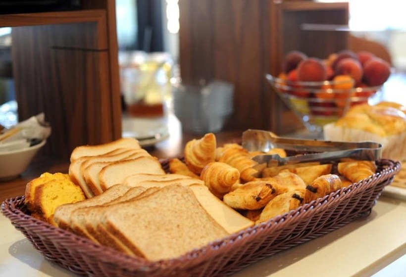 The Originals City, Hotel Central Parc, Oyonnax