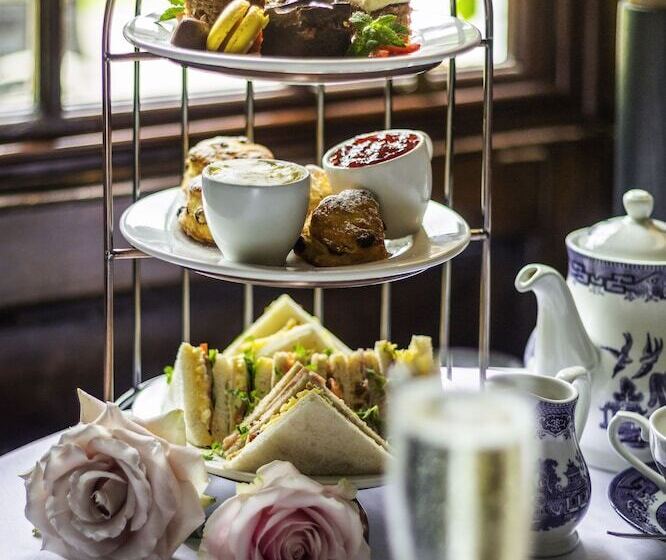 Bush Hotel Farnham