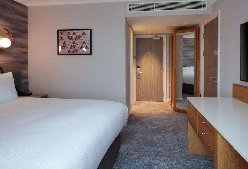 هتل Doubletree By Hilton Bath