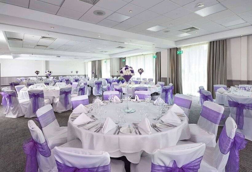 هتل Doubletree By Hilton  Bristol North