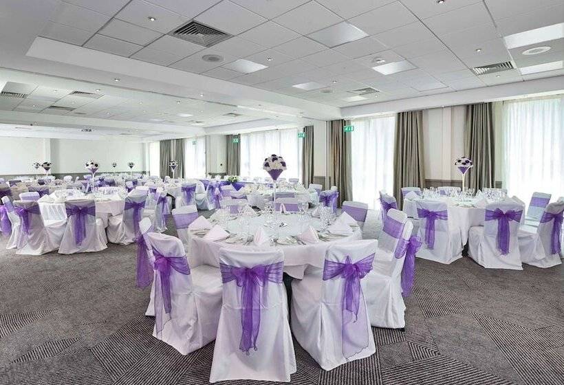 هتل Doubletree By Hilton  Bristol North