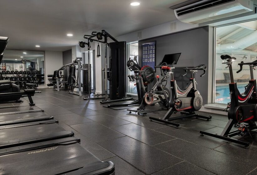 هتل Doubletree By Hilton  Bristol North