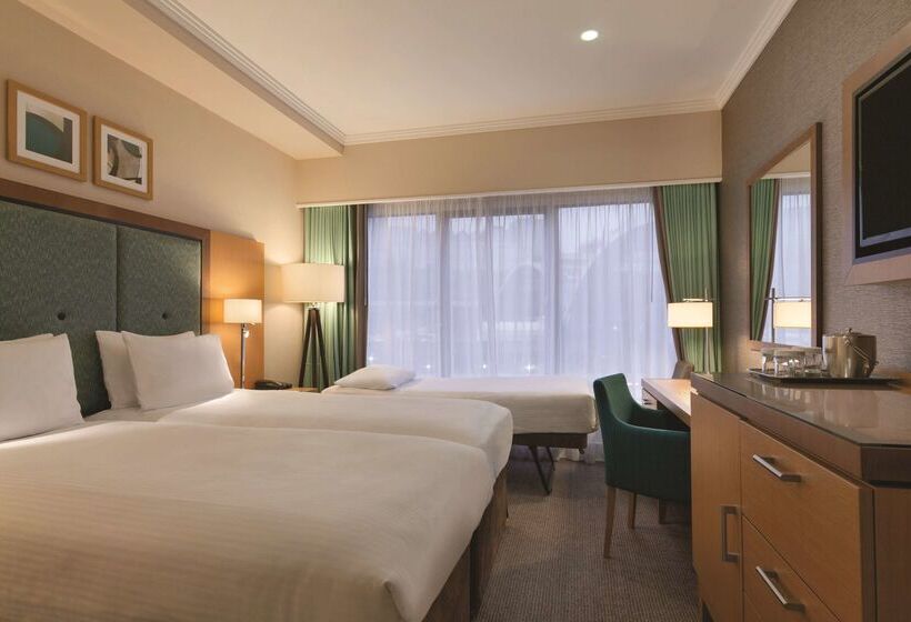 هتل Doubletree By Hilton  London  Victoria