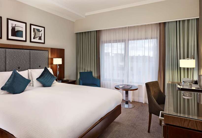 هتل Doubletree By Hilton  London  Victoria