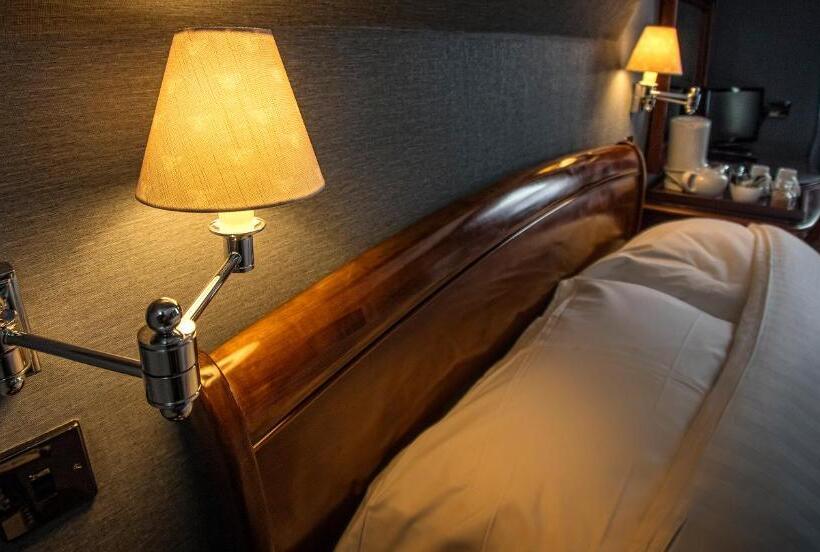 Hotel Dunoon