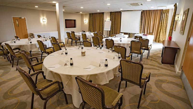 هتل Holiday Inn Kenilworth   Warwick, An Ihg