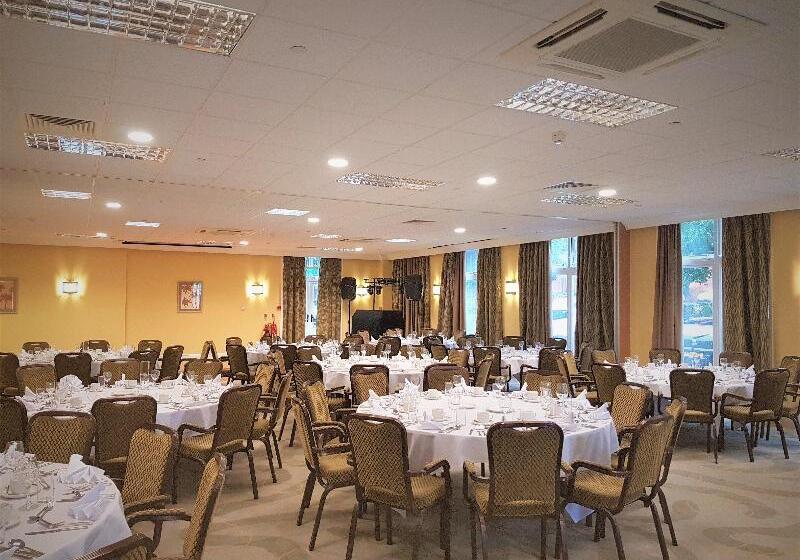 هتل Holiday Inn Kenilworth   Warwick, An Ihg