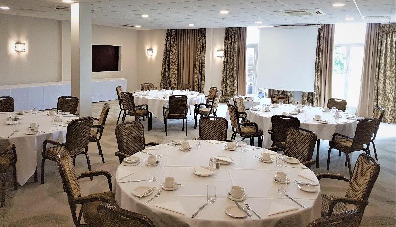 هتل Holiday Inn Kenilworth   Warwick, An Ihg