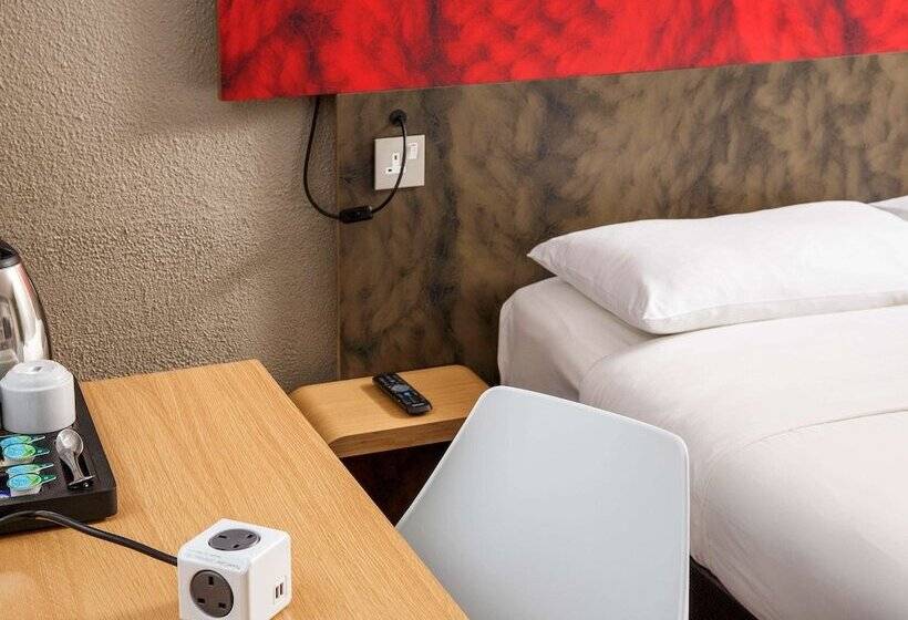 هتل Ibis Coventry South