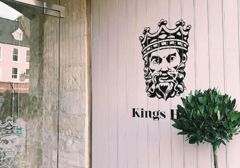 هتل Kings Head